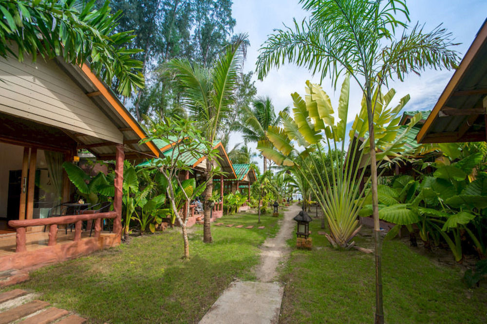 Mali Resort Pattaya Beach Koh Lipe Exterior foto